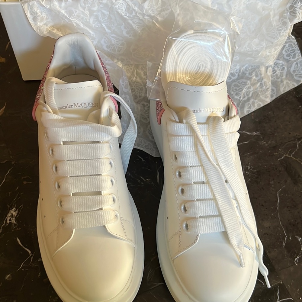 Alexander McQueen white/Rose glitter Sneakers